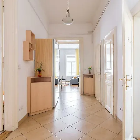 Izabella 2 Apartment Budapest