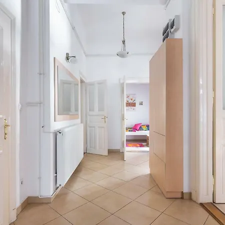 Apartment Izabella 2 *