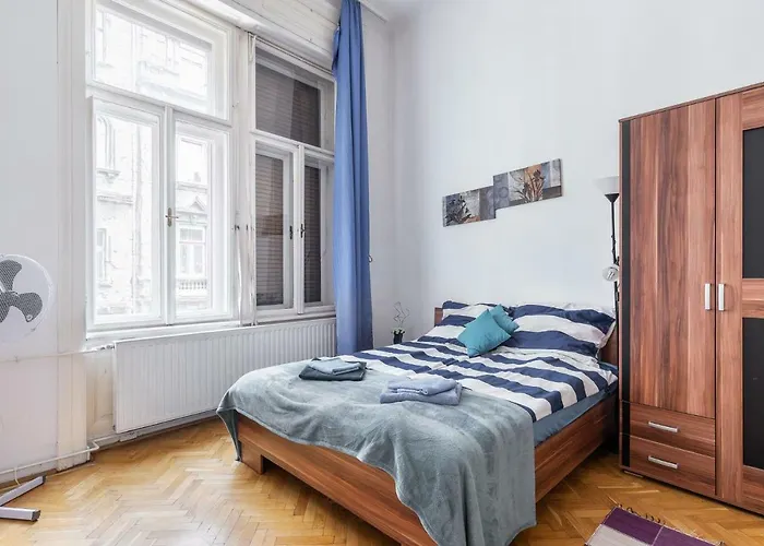 Friends & Family Apartamento *