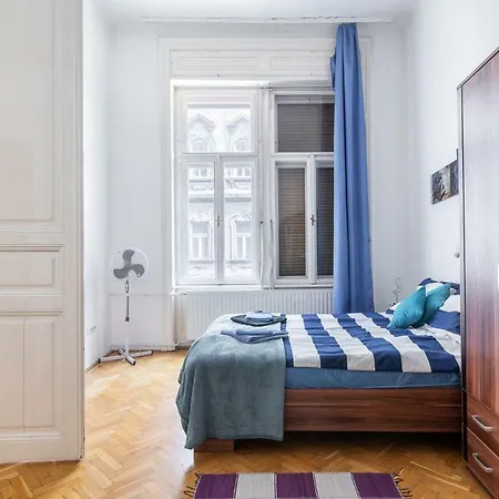 Izabella 2 * Budapest