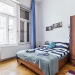 Friends & Family Apartament *