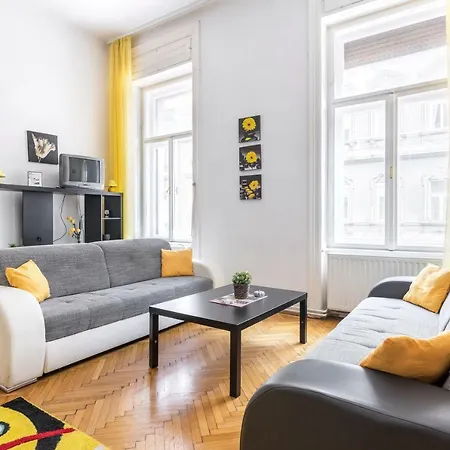 Apartman Friends & Family